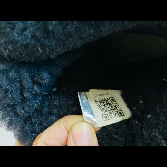 UGG Bailey Bow Black Sheepskin Shearling Lined short Boots - Picture 4 of 6